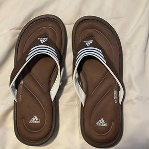 Adidas fitfoam flip flops